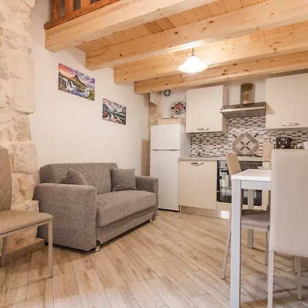 Holiday home L' Anticu Dammusu 2 *